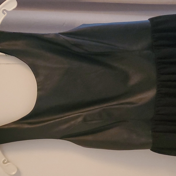 Party dress - Picture 2 of 3